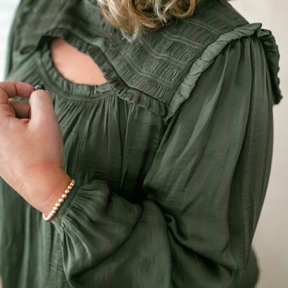 BLOUSE SKIES ARE BLUE PEEK A BOO - OLIVE -XS- NEW WITH TAG - Picture 6 of 15
